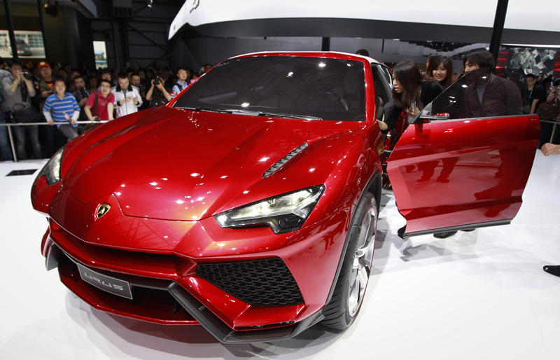Lamborghini Urus - čelní pohled. (Foto: ČTK/AP)