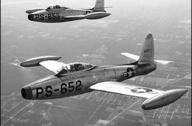Stíhačka F-84 Thunderjet.