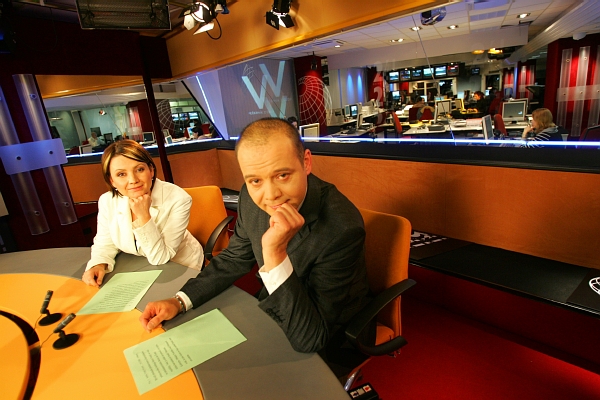 Roman Pistorius se svou moderátorskou kolegyní Jolanou Voldánovou, únor 2006.
