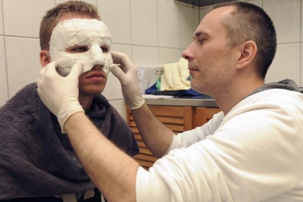 Michal Kadlec na klinice.