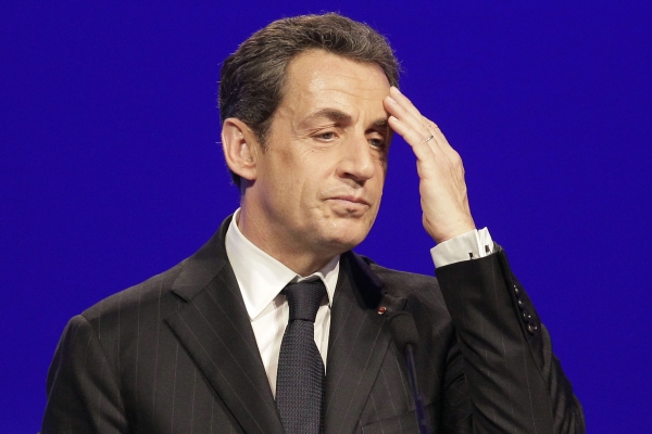 Nicolas Sarkozy podle průzkumů volby prohraje. Nicolas Sarkozy podle průzkumů volby prohraje.