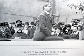 První máj 1912 v zahradě Lidového domu.