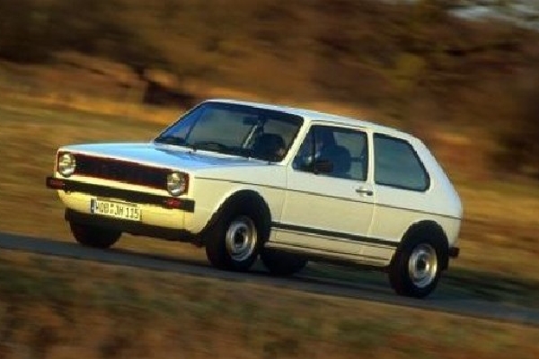 Starý VW Golf kancléřky Merkelové má nového majitele.