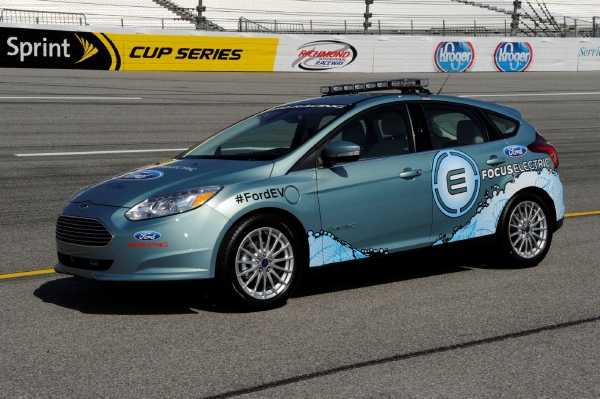 Ford Focus Electric jako zaváděcí vůz.