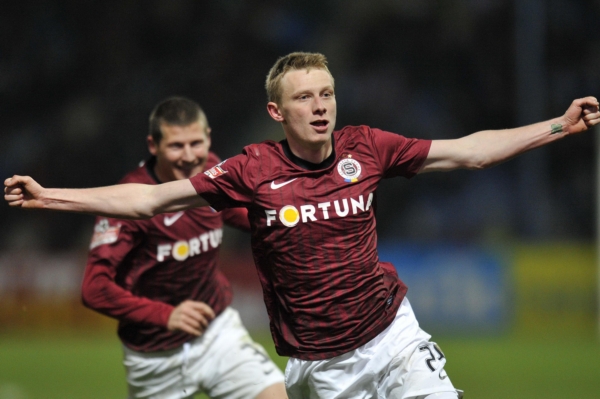 Reprezentační trenér Michal Bílek prý uvažuje také o povolání sparťanského záložníka Ladislava Krejčího Reprezentační trenér Michal Bílek prý uvažuje také o povolání sparťanského záložníka Ladislava Krejčího