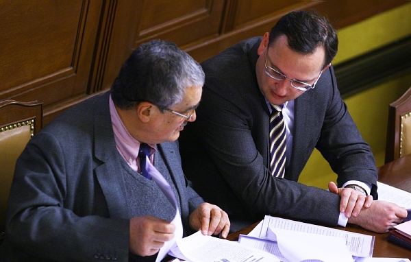 Předsedové Karel Schwarzenberg (TOP 09) a Petr Nečas (ODS).