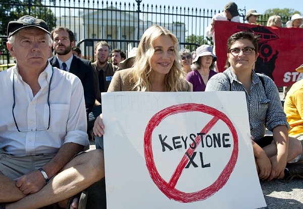 Demonstrace proti ropovodu Kystone XL (ilustrační foto). Demonstrace proti ropovodu Kystone XL (ilustrační foto).