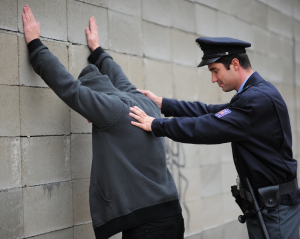 Muž po zákroku policie zkolaboval (ilustrační foto).