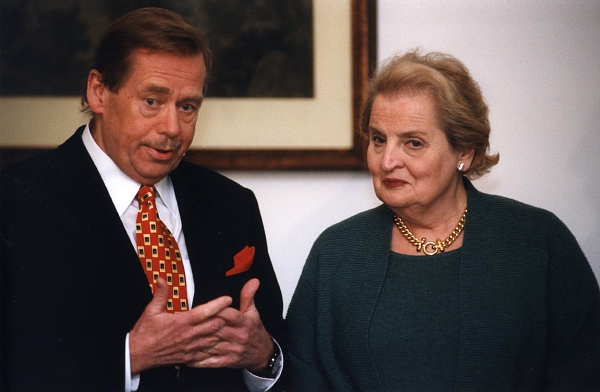 Václav Havel a Madeleine Albrightová, duben 2004.