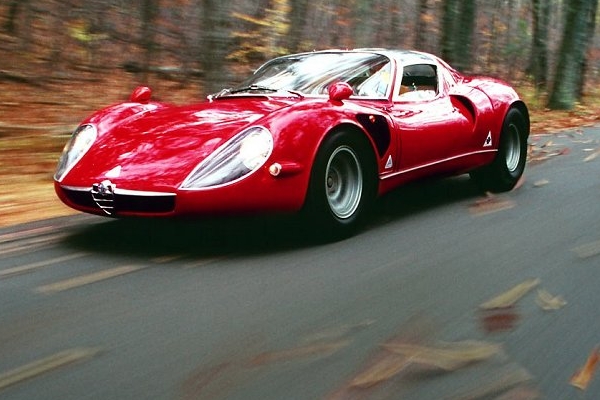 Obdivovaný vůz Alfa Romeo 33 Stradale Berlinetta.