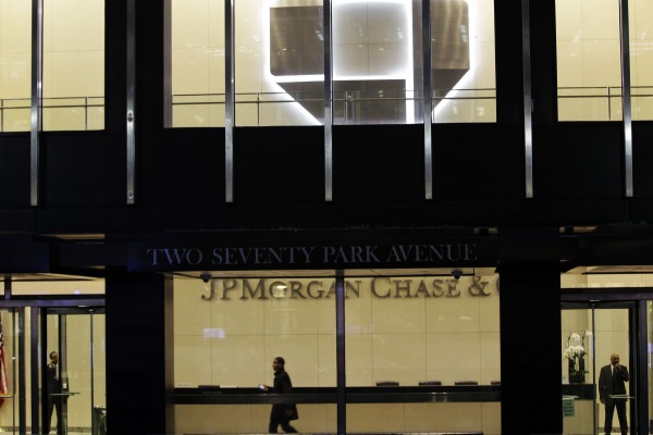 Banka JPMorgan Chase & Co přišla během šesti týdnů minimálně o dvě miliardy dolarů.