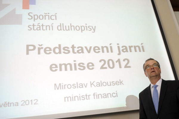 Lidé si za den a půl objednali dluhopisy za 3,8 miliardy Kč.