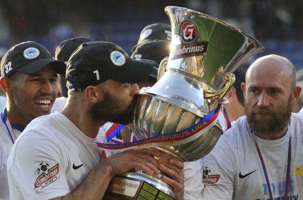 Mistrovská radost fotbalistů Liberce. Mistrovská radost fotbalistů Liberce.