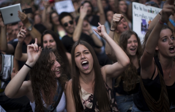 Demonstranti se sešli při příležitosti prvního výročí vzniku takzvaného hnutí nespokojených.