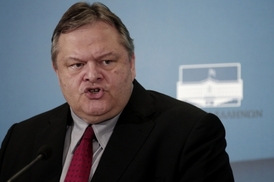 Evangelos Venizelos ze socialistického uskupení PASOK.