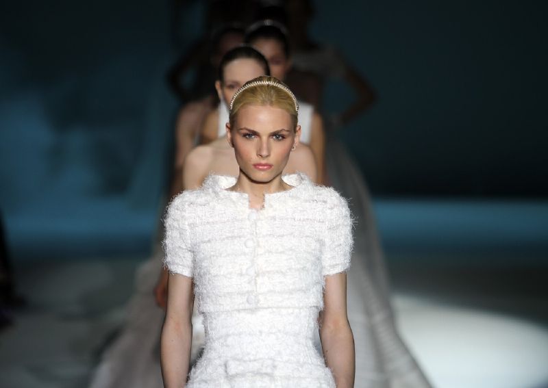 Andrej Pejic ve svatebním. Nevěsta je vlastně ženich.