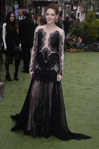 Kristen Stewartová v elegantních šatech.