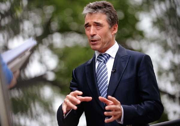 Generální tajemník NATO Anders Fogh Rasmussen. Generální tajemník NATO Anders Fogh Rasmussen.