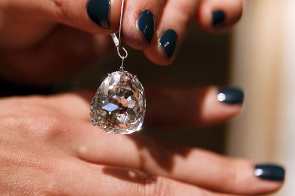 Diamant Beau Sancy nosila ve své koruně Marie Medicejská, manželka francouzského krále Jinřicha IV.