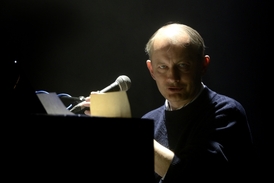 Koncert svým blokem zahájil klavírista Filip Topol.