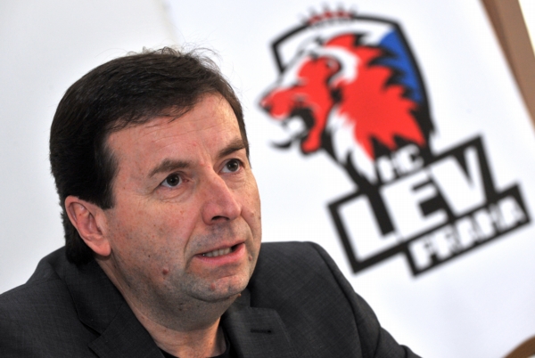 Jan Musil, předseda představenstva klubu HC Lev Praha. Jan Musil, předseda představenstva klubu HC Lev Praha.