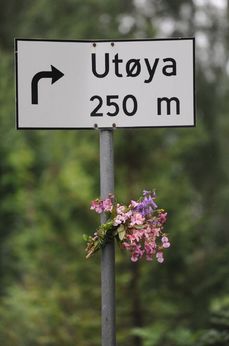 Kemp se nachází jen několik set metrů od dějiště masakru.
