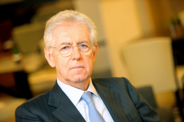 Italský premiér Mario Monti. Italský premiér Mario Monti.