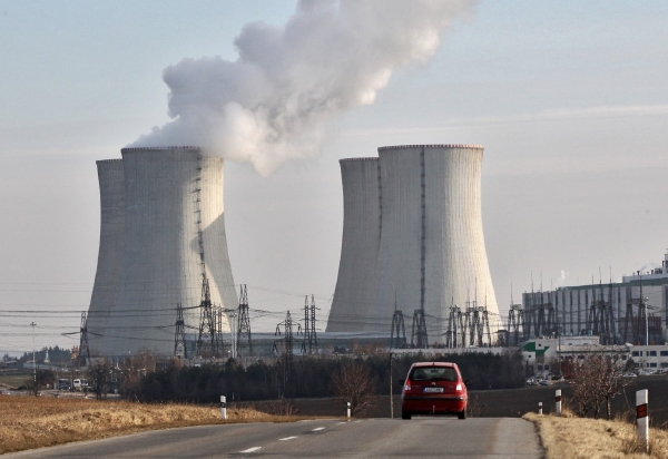 Jaderná elektrárna v Dukovanech.