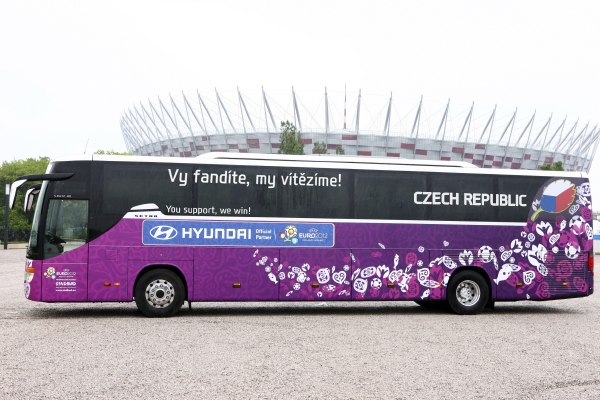 Autobus pro české fotbalové reprezentanty.