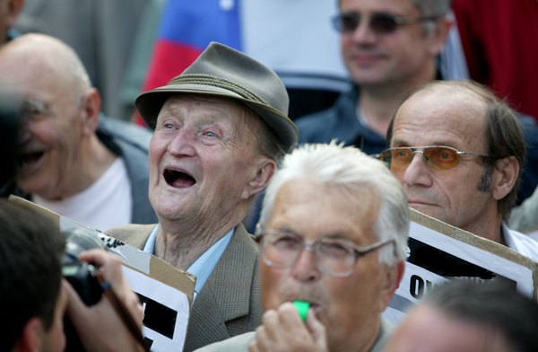 Foto z demonstrace odborů a aktivistů z platformy Stop vládě. Foto z demonstrace odborů a aktivistů z platformy Stop vládě.