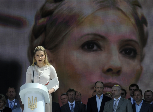 Jevhenija Tymošenková při proslovu v Kyjevě. Jevhenija Tymošenková při proslovu v Kyjevě.