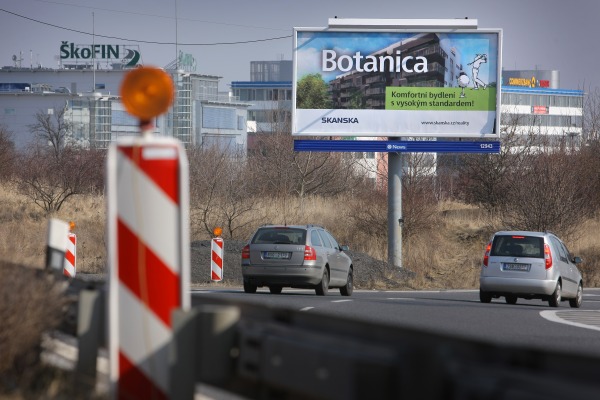 Omezení reklamních billboardů u rychlostních komunikací a silnic I. třídy už nic nebrání. 