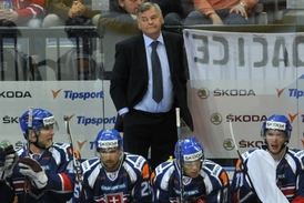 Vladimír Vůjtek na střídačce Slovenska.
