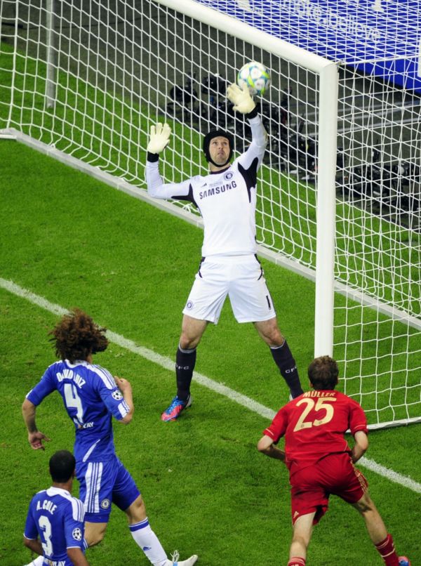 Petr Čech inkasuje.