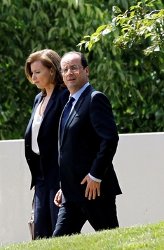 Valérie Trierweilerová , partnerka nově zvoleného francouzského prezidenta Françoise Hollanda.