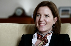 Karolína Peake.