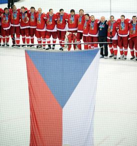 Češi si na závěr šampionátu mohli společně užít českou hymnu.