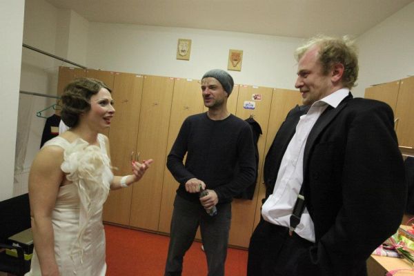 Gabriela Míčová, Dušan D. Pařízek a Martin Pechlát po Goebbelsovi / Baarové ve festivalovém zákulisí.
