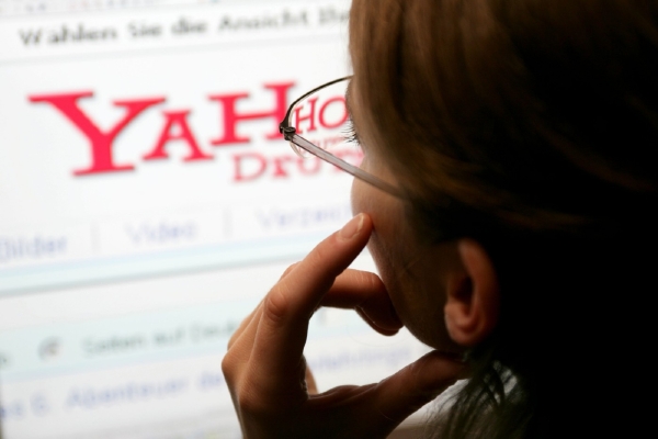 Za zhruba 20 procent akcií Yahoo dostane 7,1 miliardy dolarů. 