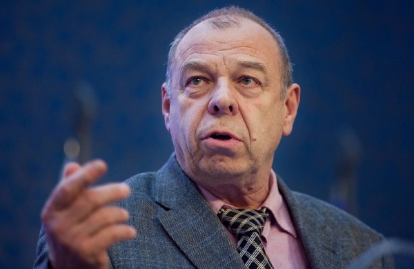 Předák Českomoravské konfederace odborových svazů (ČMKOS) Jaroslav Zavadil.