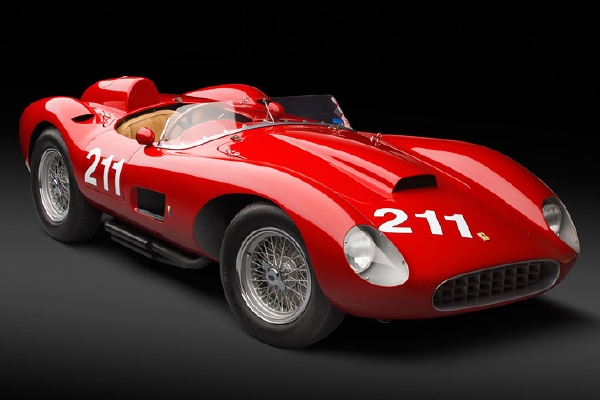 Ferrari 625 TRC Spider v celé své kráse. Ferrari 625 TRC Spider v celé své kráse.