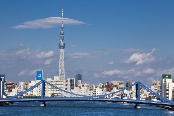 Vysílač Tokyo Skytree je vysoký 634 metrů.