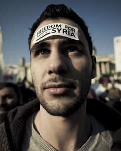 Protesty proti syrské vládě v Londýně.