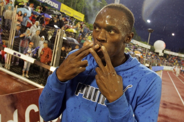 Sprinterský rekordman a velký showman - Jamajčan Usain Bolt.