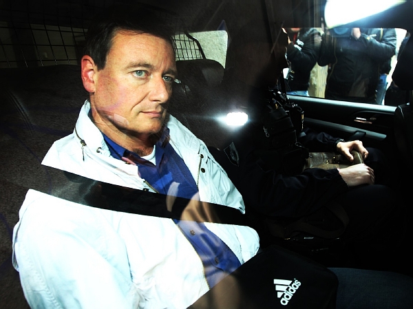 Davida Ratha, obviněného z korupce, odváží policie do vazební věznice v Litoměřicích, 16. květen 2012.