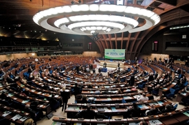 V Parlamentním shromáždění Rady Evropy má prezident Alijev dobré spojence.