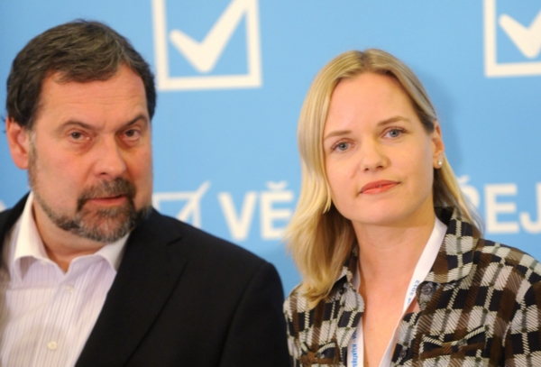 Radek John a Kateřina Klasnová. Radek John a Kateřina Klasnová.