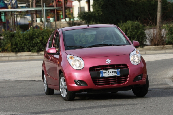 Městský "prcek" Suzuki Alto.