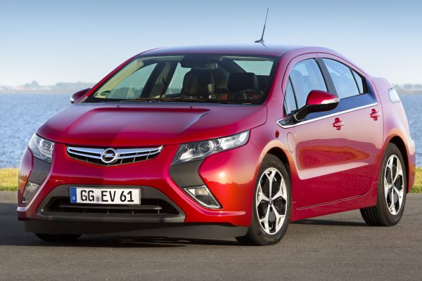 Elektromobil Opel Ampera vyjde na milion korun.