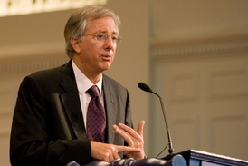 Dennis Ross nedávno opustil americké ministerstvo zahraničí.